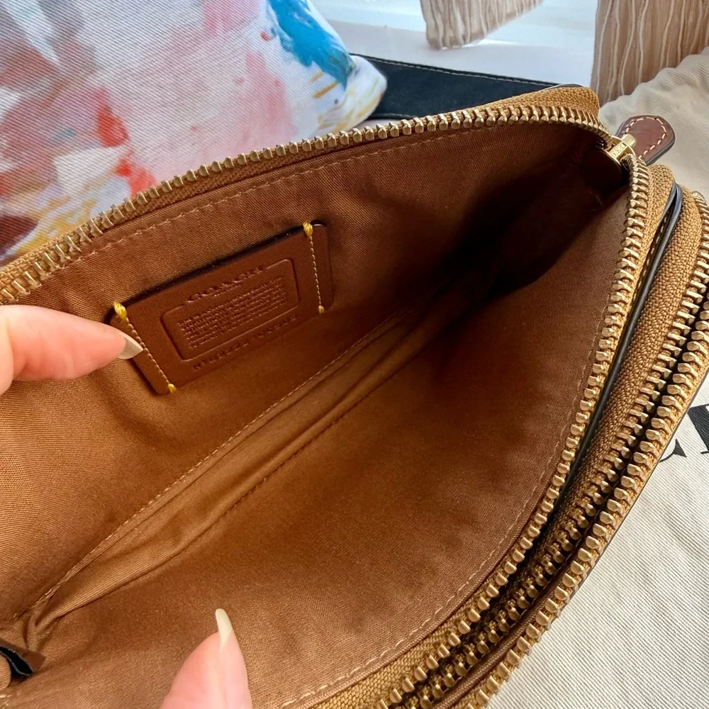 Coach limited edition Coachies Winkie Kira Crossbody Bag - Picture 8 of 11